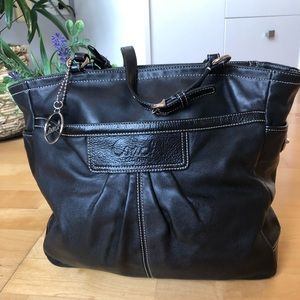Gorgeous Black Leather Coach Shoulder Bag